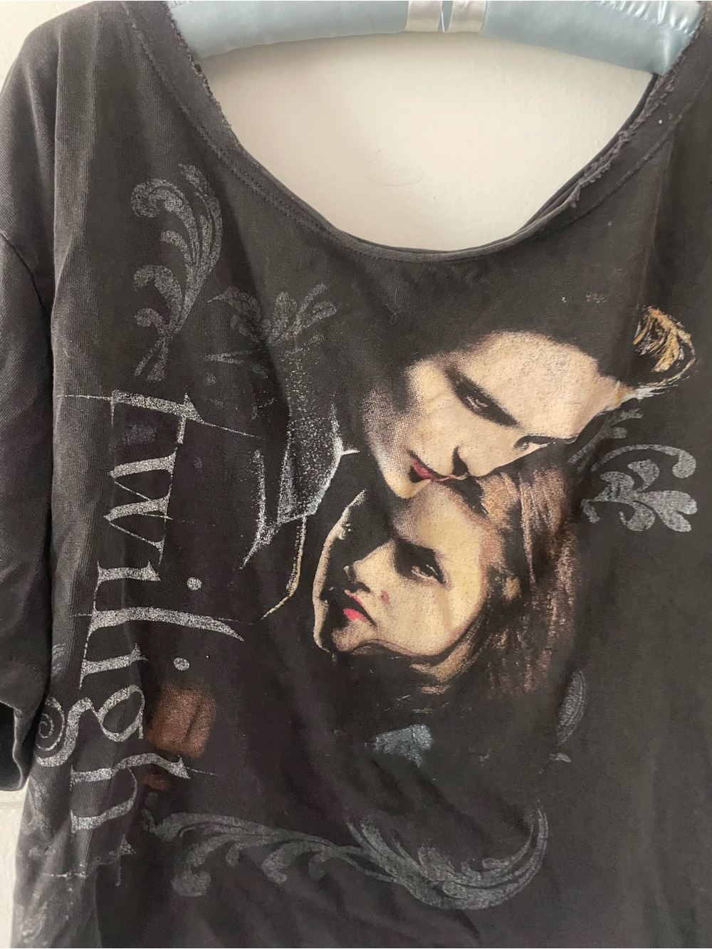 HOT TOPIC Twilight Off the Shoulder Tee - Picture 2 of 3